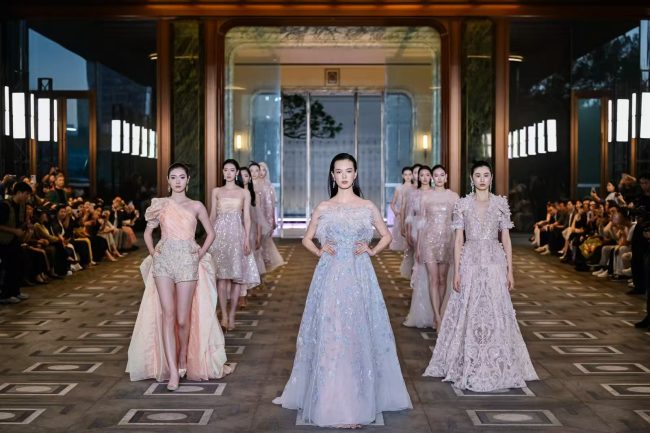 广东时装周比肩京沪，香江1号成为大湾区顶级时尚艺术地标